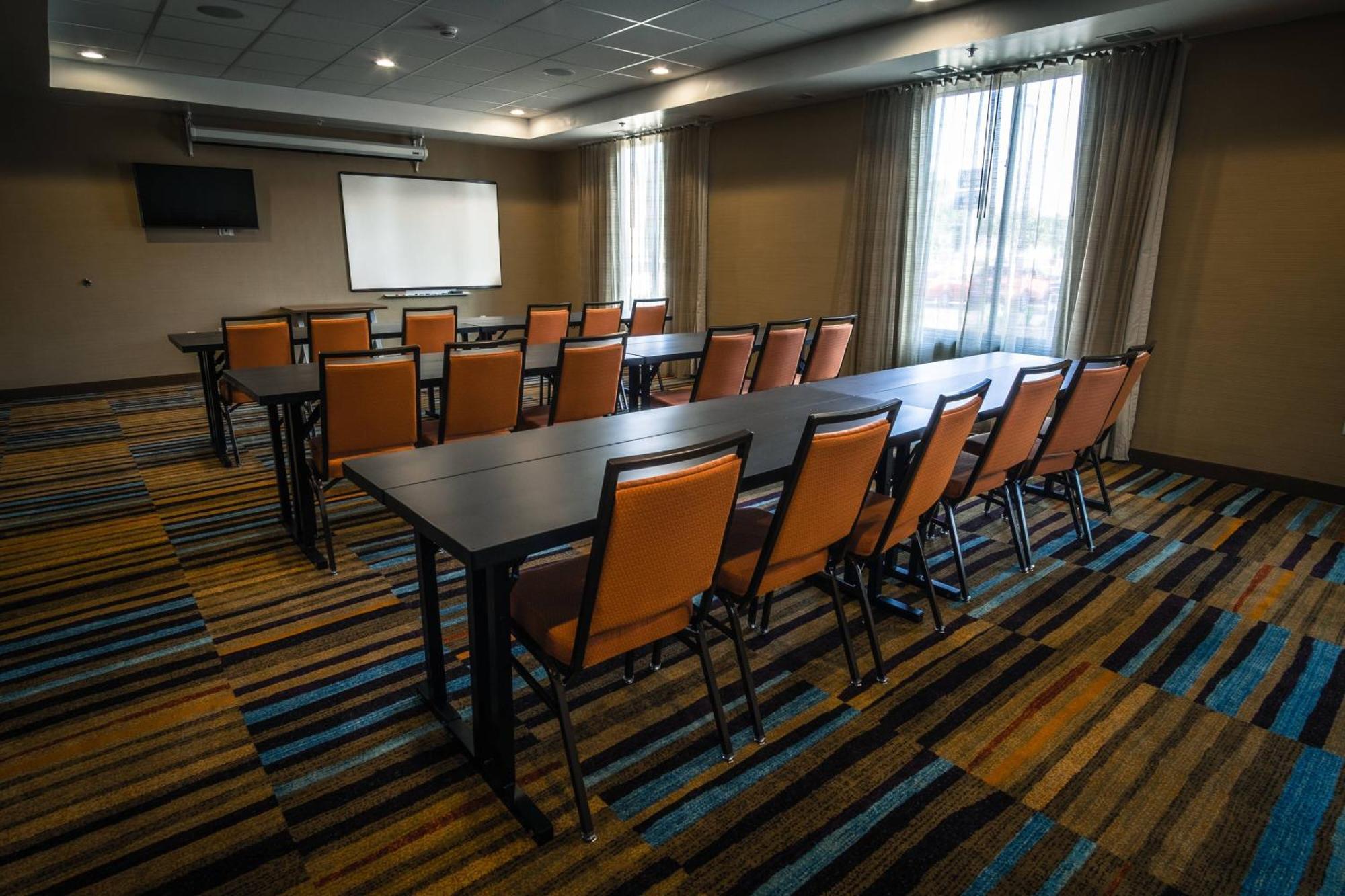 Fairfield Inn & Suites By Marriott Wisconsin Dells Lake Delton Ngoại thất bức ảnh